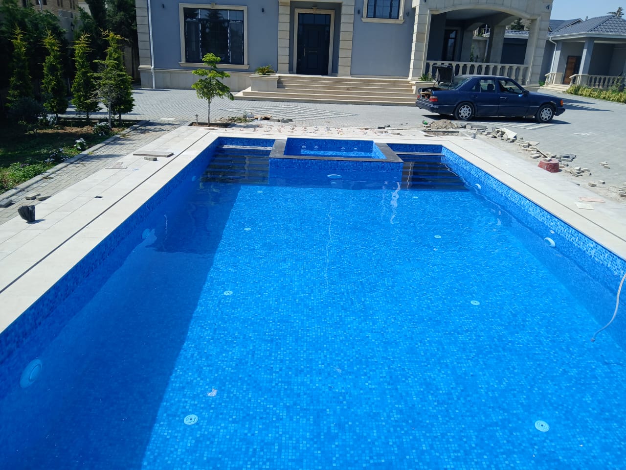 Hovuz tikintisi ilə məşğul olan şirkət üçün peşəkar alət dəstini necə formalaşdırdıq